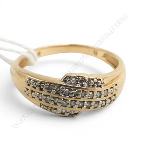 14ct & DIAMOND RING 2.39gms SIZE P
