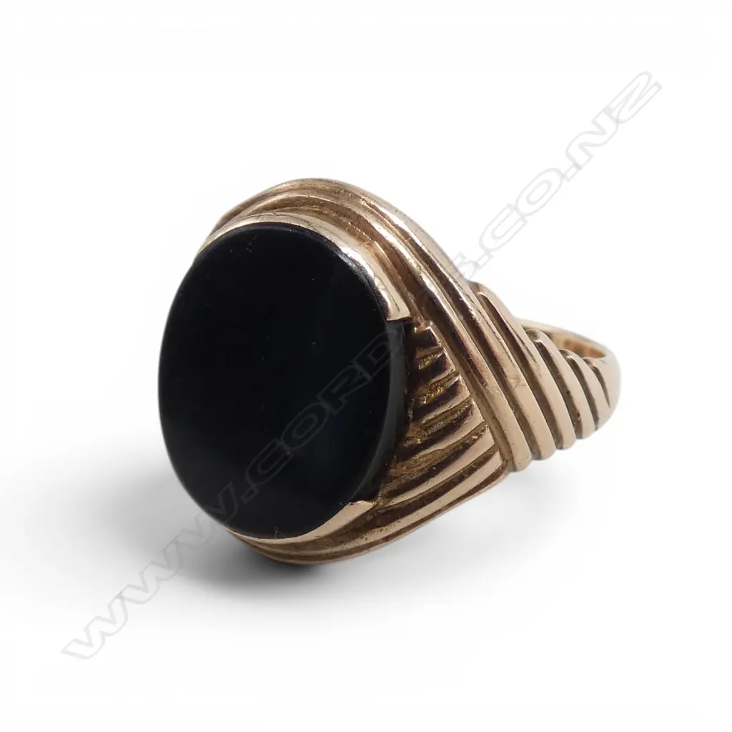 VINTAGE 9ct ROSE GOLD & ONYX SIGNET RING 4.74gms SIZE R Image 1++