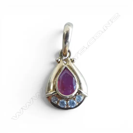 18ct DIAMOND & RUBY PENDANT, 1.55gm