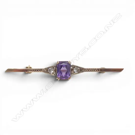 9CT AMETHYST BAR BROOCH W.55mm, 3.2gms