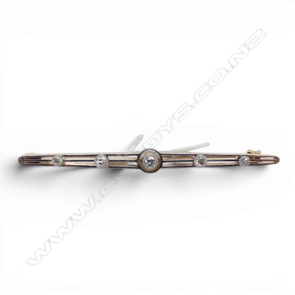 15CT DIAMOND BAR BROOCH W.50mm 3.3gms Image 1++