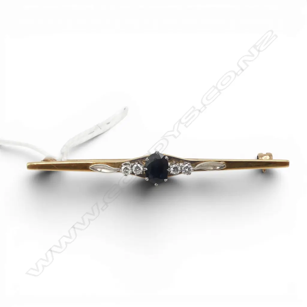 18CT SAPPHIRE & DIAMOND BAR BROOCH W.55mm 4.6gms Image 1++