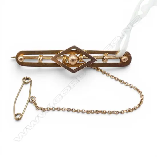 9ct GOLD EDWARDIAN BAR BROOCH 2.85gms in red leather box