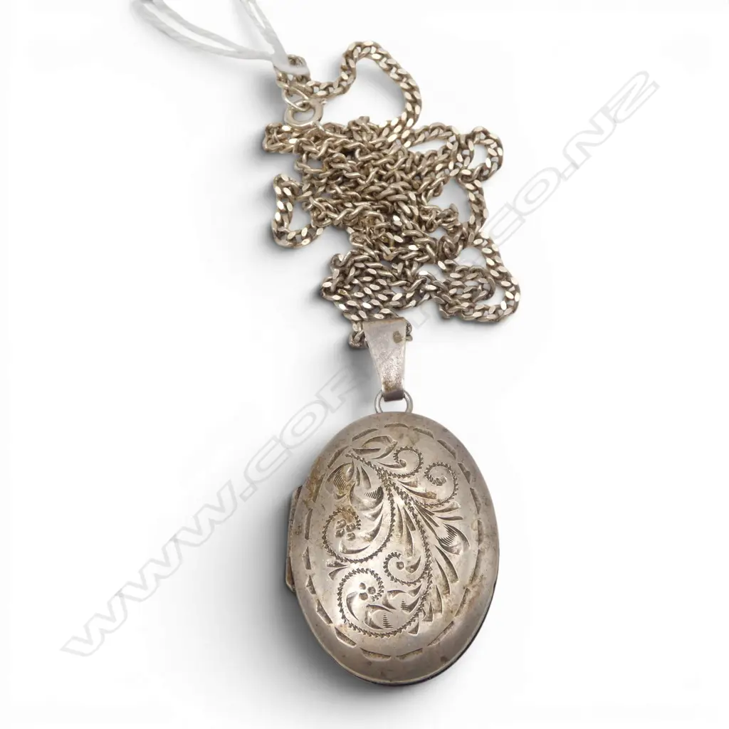 S/SILVER LOCKET ON S/SILVER CHAIN 19.6GMS Image 1++