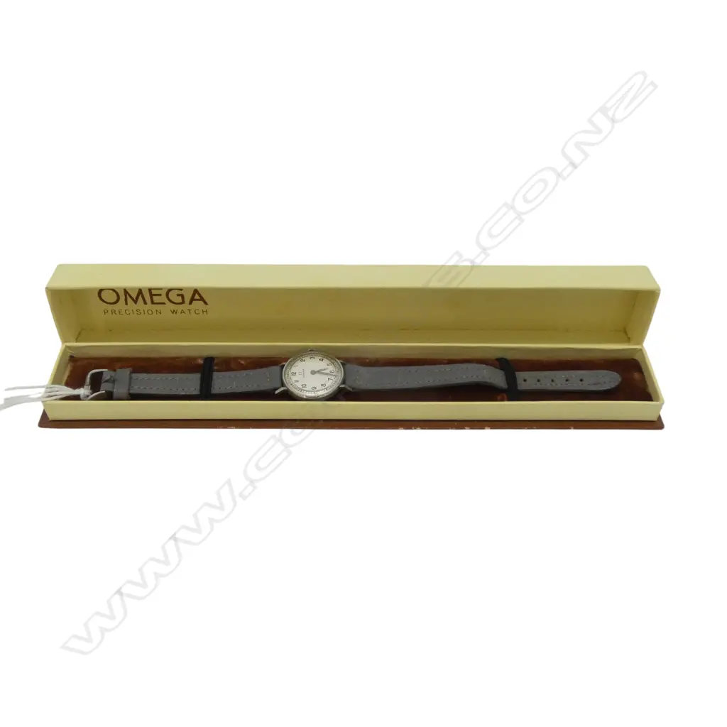 LADIES OMEGA VINTAGE WRISTWATCH in Omega box. Not running Image 1++