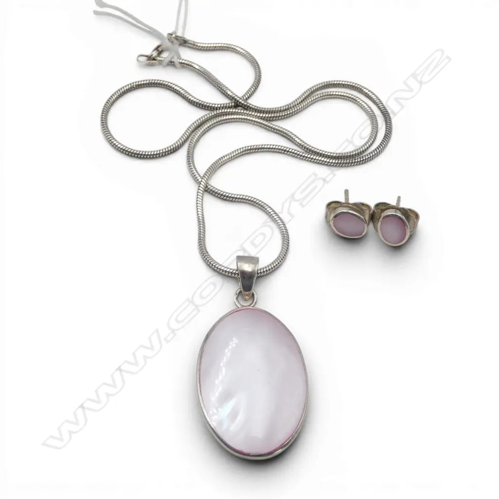 STG SILVER & MOP PENDANT NECKLACE & PR EARRINGS  Image 1++