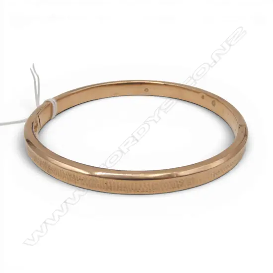 9ct BANGLE Hollow. Inside Diam 7.5 cm w. English hallmarks 13gms slight damage on side
