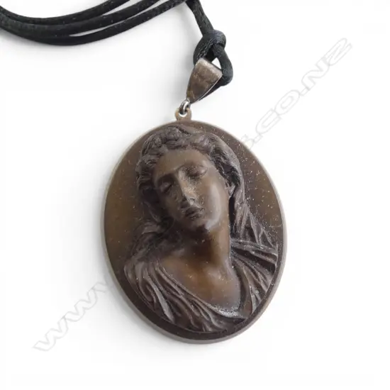 VULCANITE CAMEO NECKLACE H.50mm