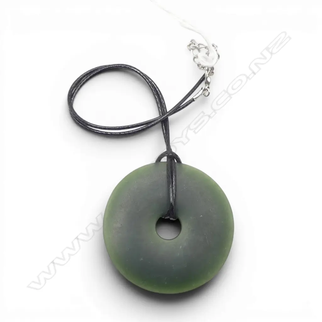 GREENSTONE NECKLACE Image 1++