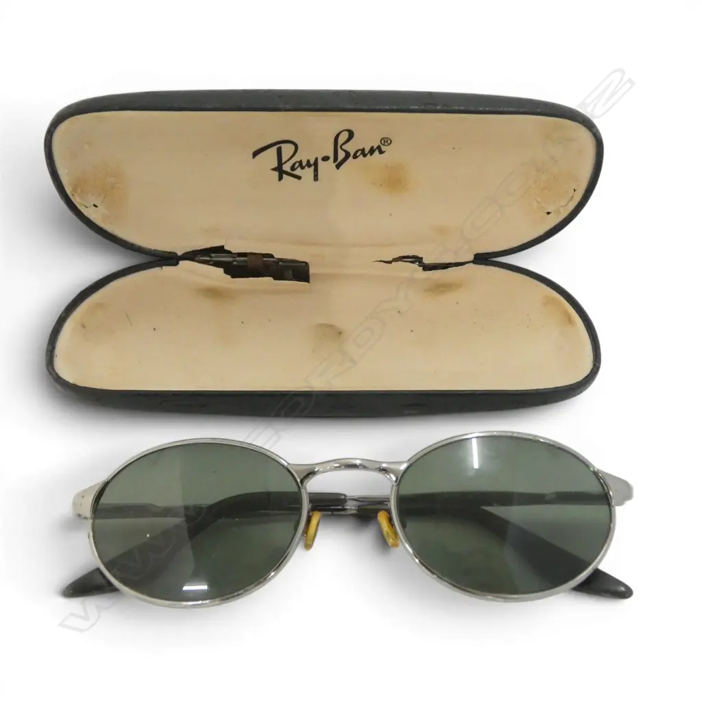 PR VINTAGE RAY-BAN SUNGLASSES in case Image 1++