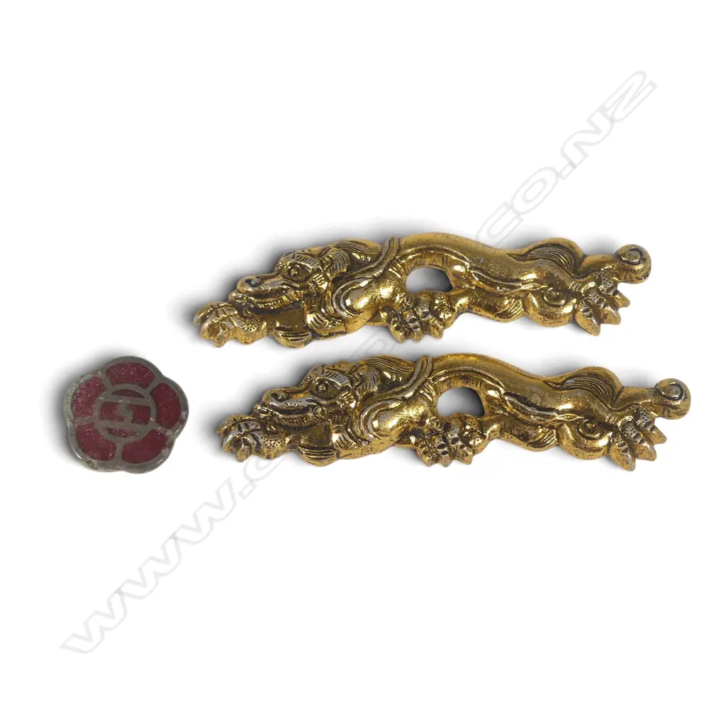 PAIR JAPANESE MENUKI & ENAMEL ITEM. Image 1++