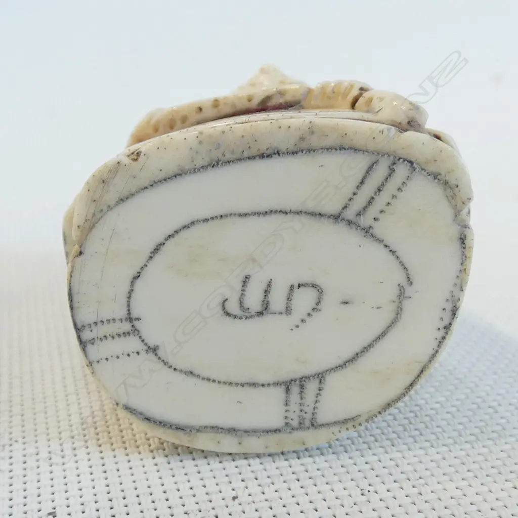 THREE CARVED BONE NETSUKE H.50mm Image 1++