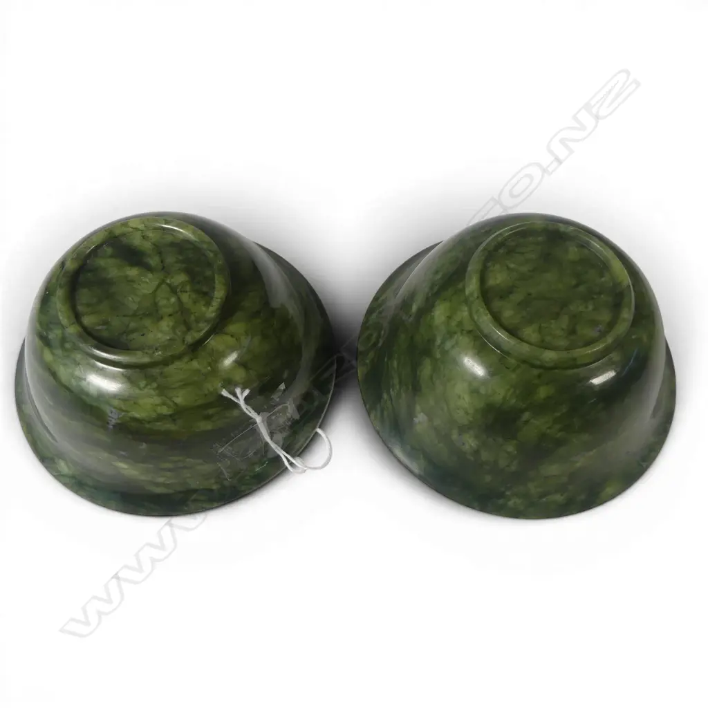2 SPINACH JADE BOWLS 125mm dia Image 1++