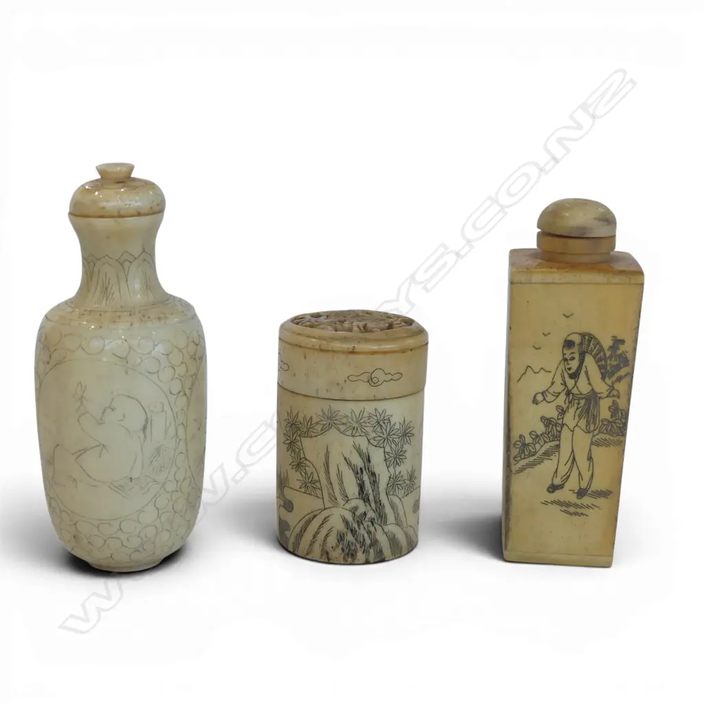 3 ORIENTAL CARVED BONE PCES H.85mm Image 1++