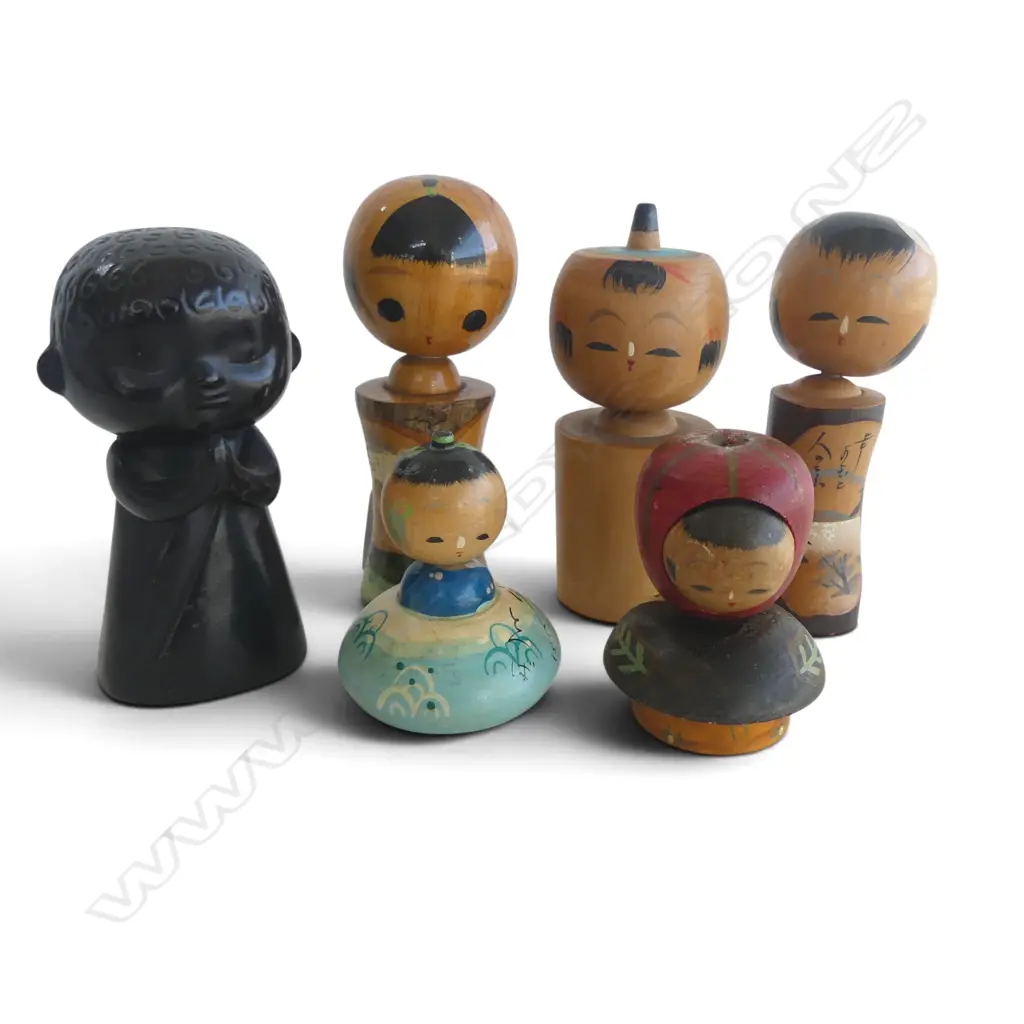5 1960s NODDING HEAD KOKESHI DOLLS, H.12-70mm & VINTAGE CERAMIC PRAYING DOLL Image 1++