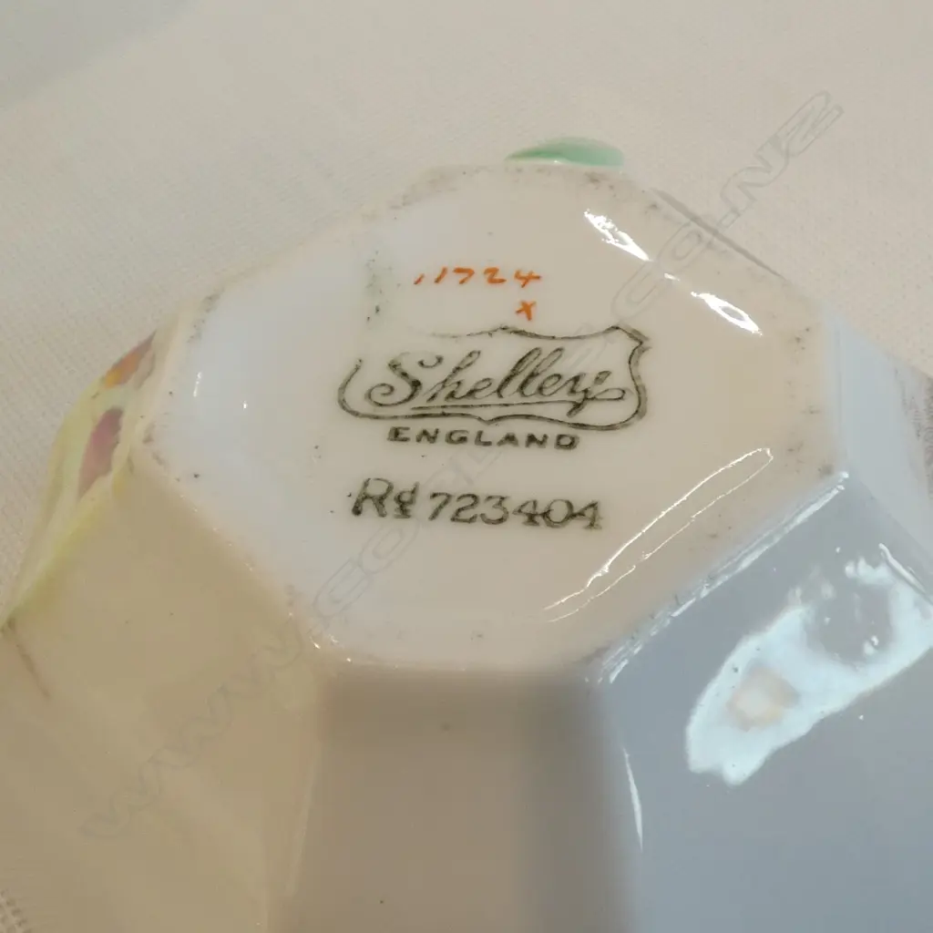 SHELLEY CHINA DECO AUTUMN LEAF PAT TEA & COFFEE PART SETS Image 1++