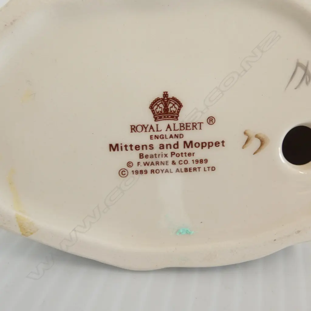 ROYAL ALBERT BEATRIX POTTER 'MITTENS & MOPPET' H.100mm, brown backstamp 1989-1998 Image 1++
