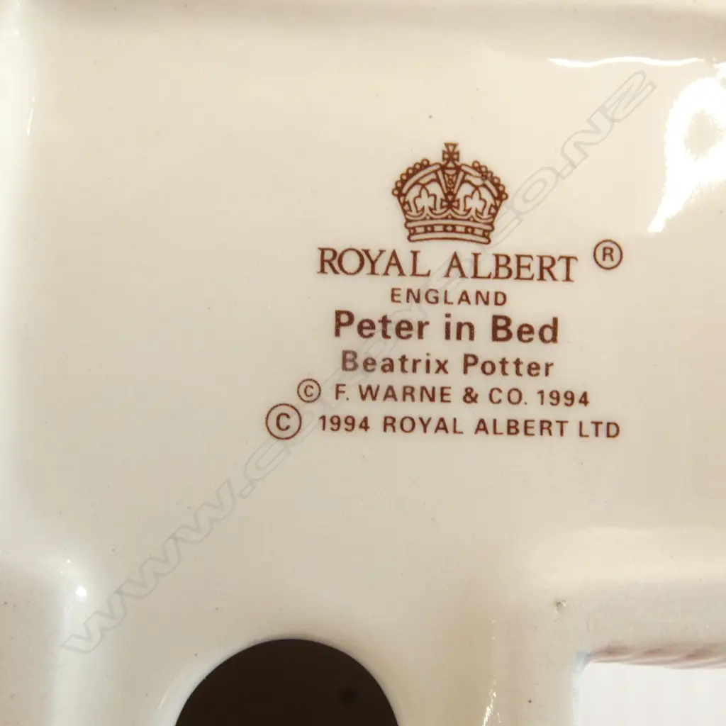 ROYAL ALBERT BEATRIX POTTER 'PETER in BED', H.60x75mm Image 1++