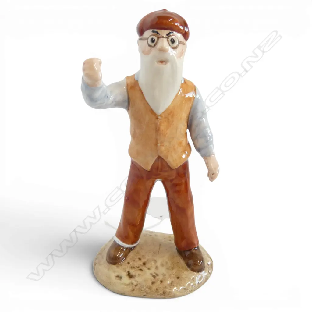 ROYAL ALBERT BEATRIX POTTER 'MR MCGREGOR', H.130mm Image 1++