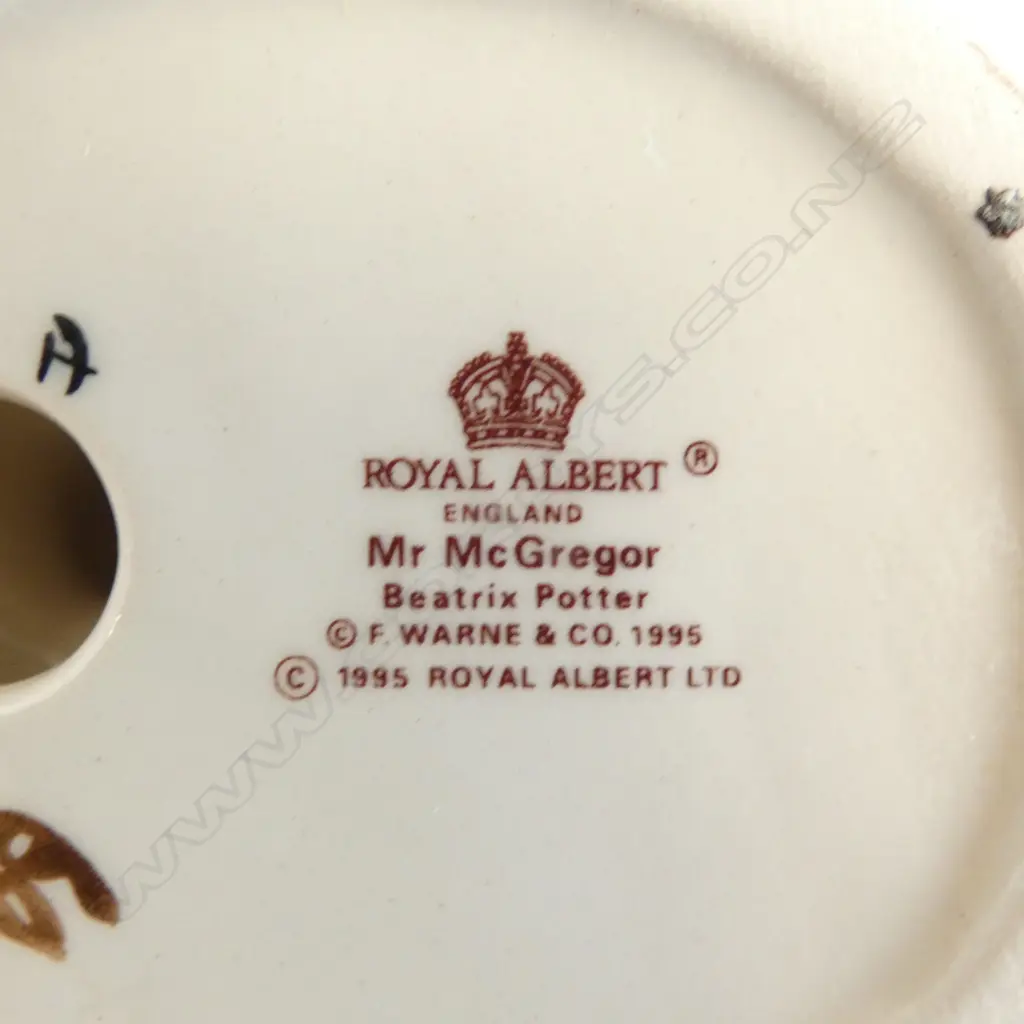 ROYAL ALBERT BEATRIX POTTER 'MR MCGREGOR', H.130mm Image 1++