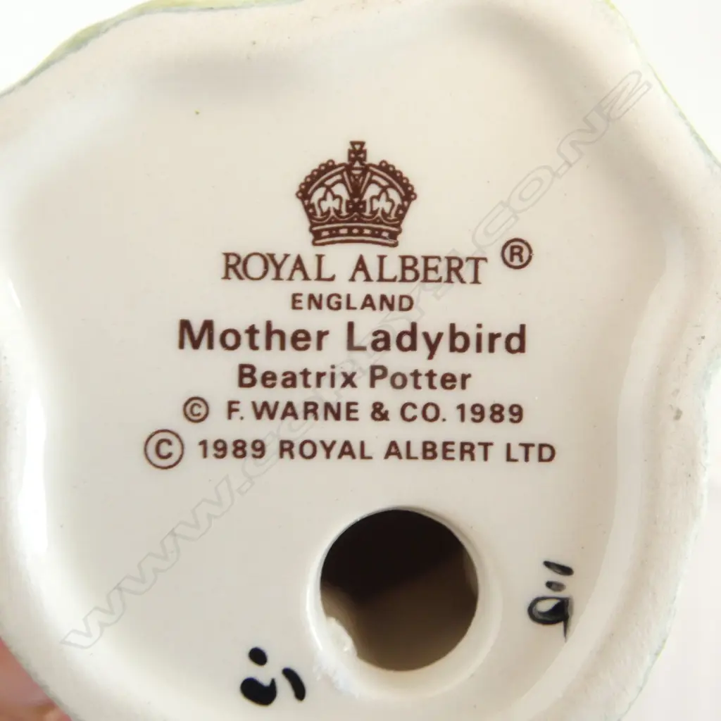 ROYAL ALBERT BEATRIX POTTER 'MOTHER LADYBIRD', H.65mm, brown backstamp 1989-1998 Image 1++