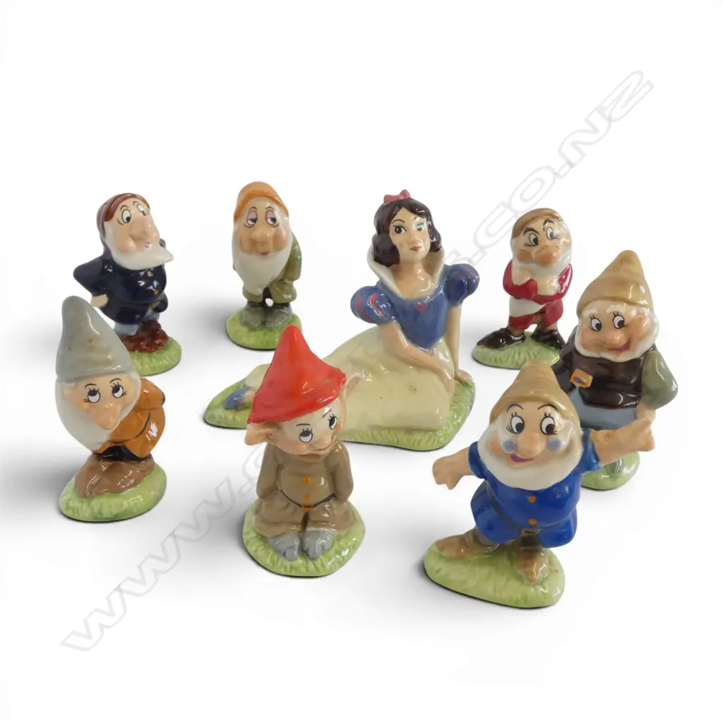 VINTAGE WADE SNOW WHITE & the SEVEN DWARFS FIGURINES, H.75-90mm Image 1++