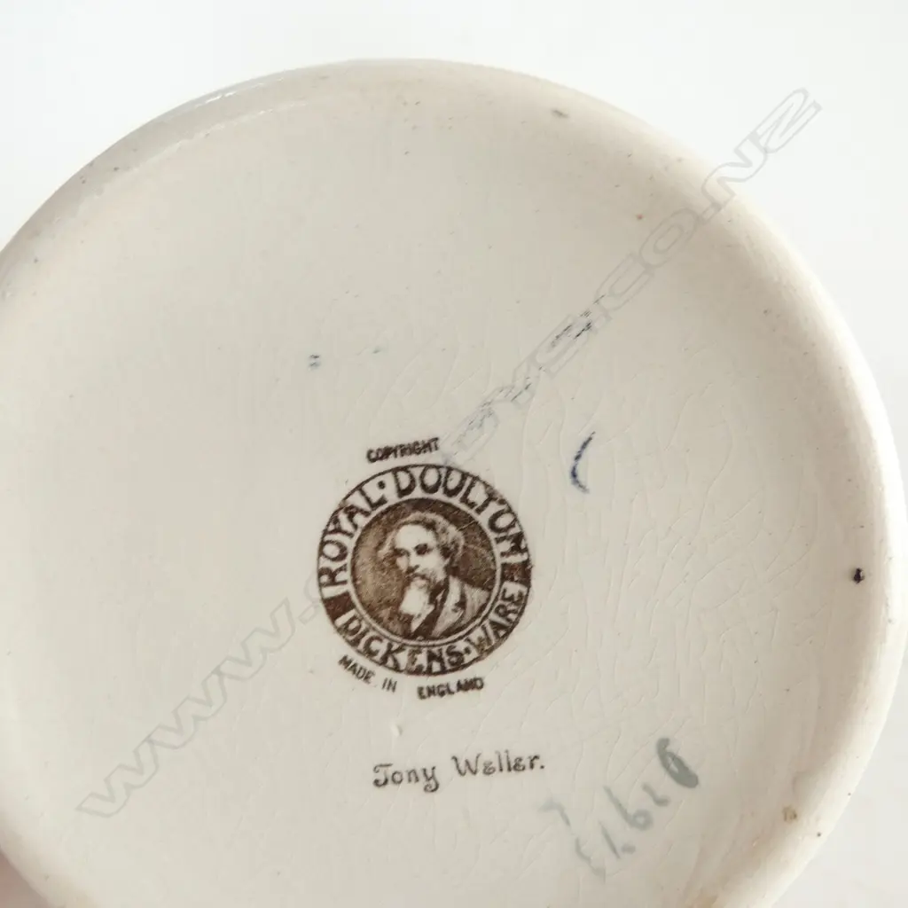 ROYAL DOULTON HAT PIN HOLDER & DICKENS WARE 'LITTLE NELL' VASE Image 1++