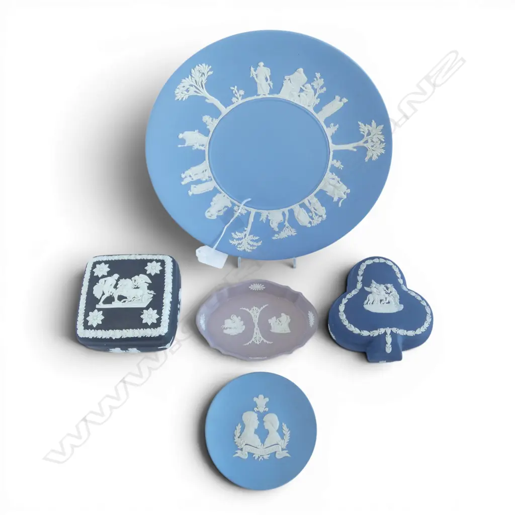 5 PCES OF WEDGWOOD Dia.240mm Image 1++
