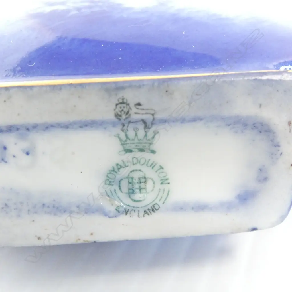 ROYAL DOULTON 'BLUE CHILDREN' VASE, sml DOUBLE HANDLED w GILT DETAIL, H.150mm Image 1++