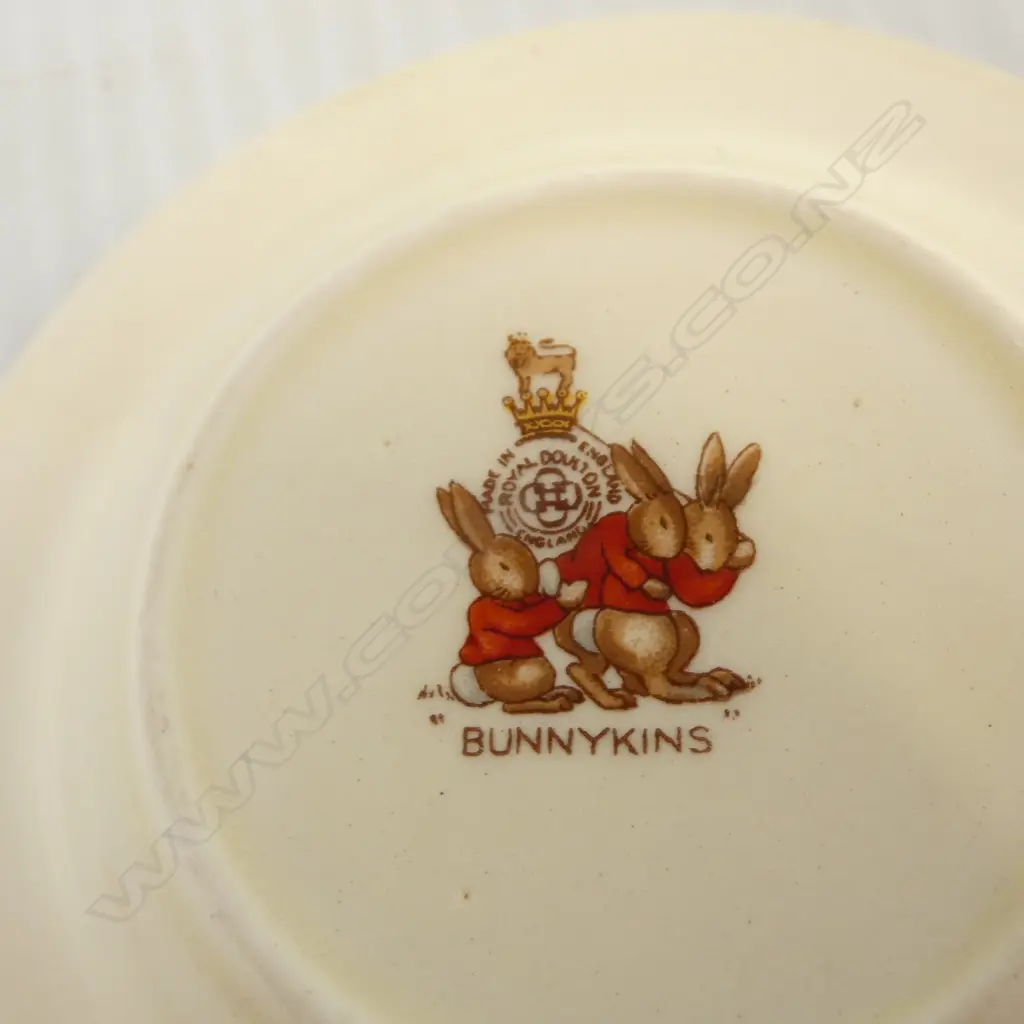 VINTAGE GREEN CHINA BUNNY H170MM & BUNNIKINS CHILDS PLATE DIA160MM & DISH  Image 1++