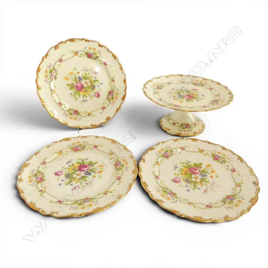 SHELLEY CHINA COMPORT & 3 MATCHING CAKE PLATES FLORAL PAT