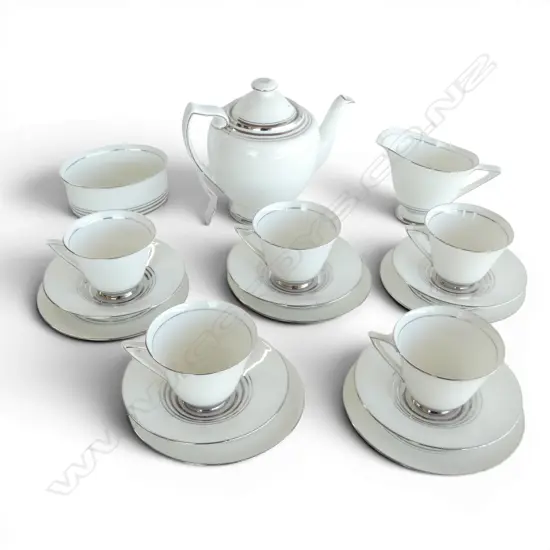 ROYAL DOULTON WHITE CHINA ART DECO 3 PCS TEASET & 5CSPS TEAPOT H180MM