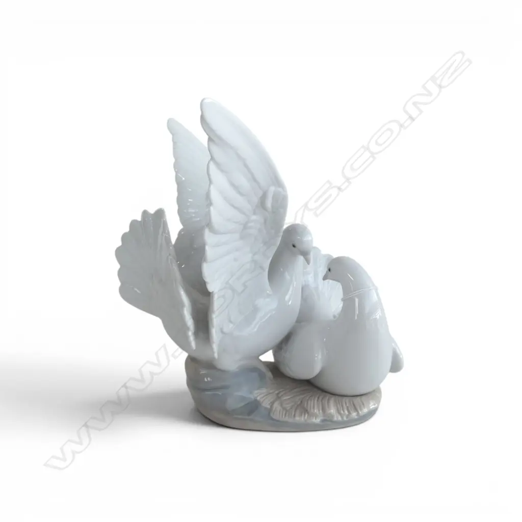 LLADRO 'LOVE NEST' FIGURINE w. box H.240mm Image 1++
