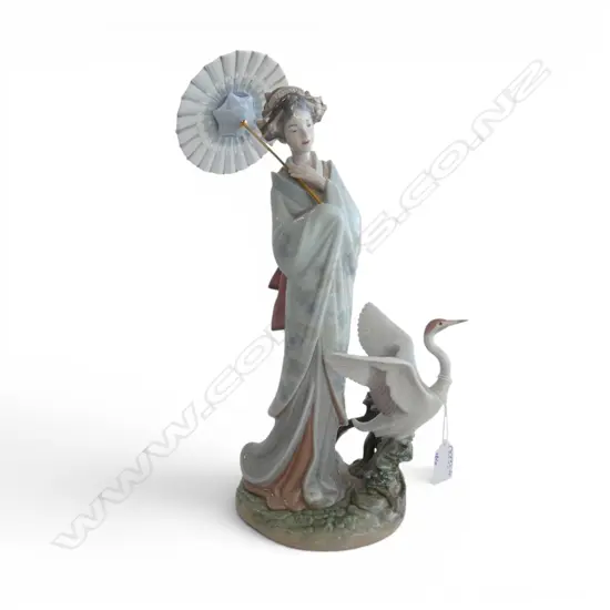 LLADRO 'JAPANESE PORTAIT' FIGURINE w. box H.370mm