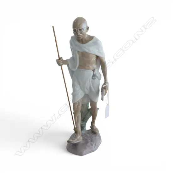 LLADRO 'MAHATMA HANDHI' FIGURINE w. box H.320mm