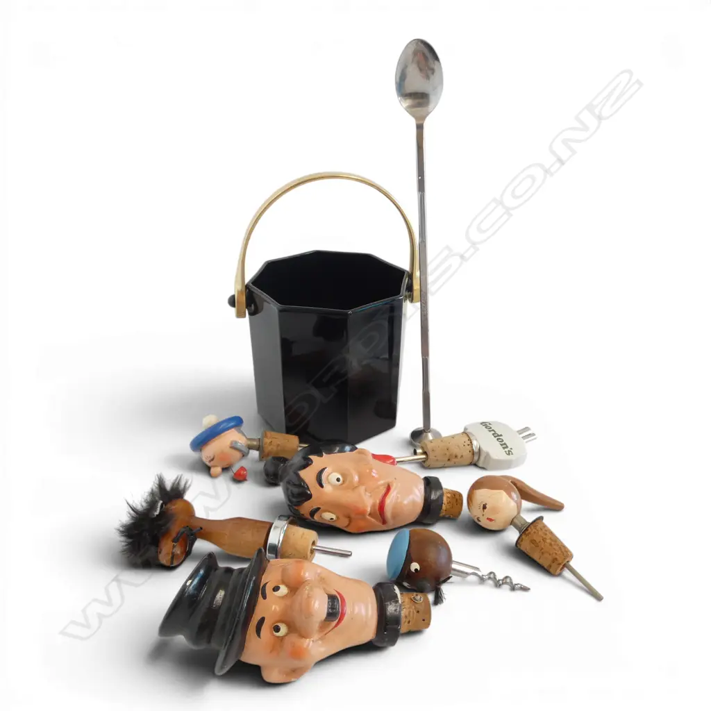 6 CORK STOPPERS, BOTTLE OPENER & LUMINARC ICE BUCKET H.115mm Image 1++