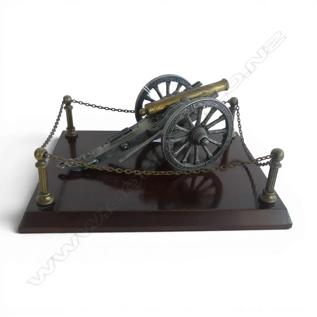 VINTAGE CANNON ON MAHOGANY STAND, L.220MM, W.160MM (STAND) Image 1++