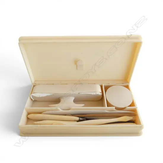 IVORINE 'BONE' VANITY BOX W.190mm