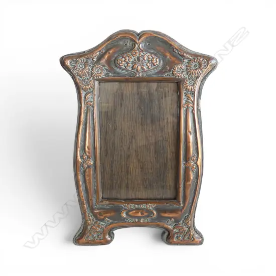 ART NOUVEAU HAND BEATEN COPPER FRAME, 260x180mm