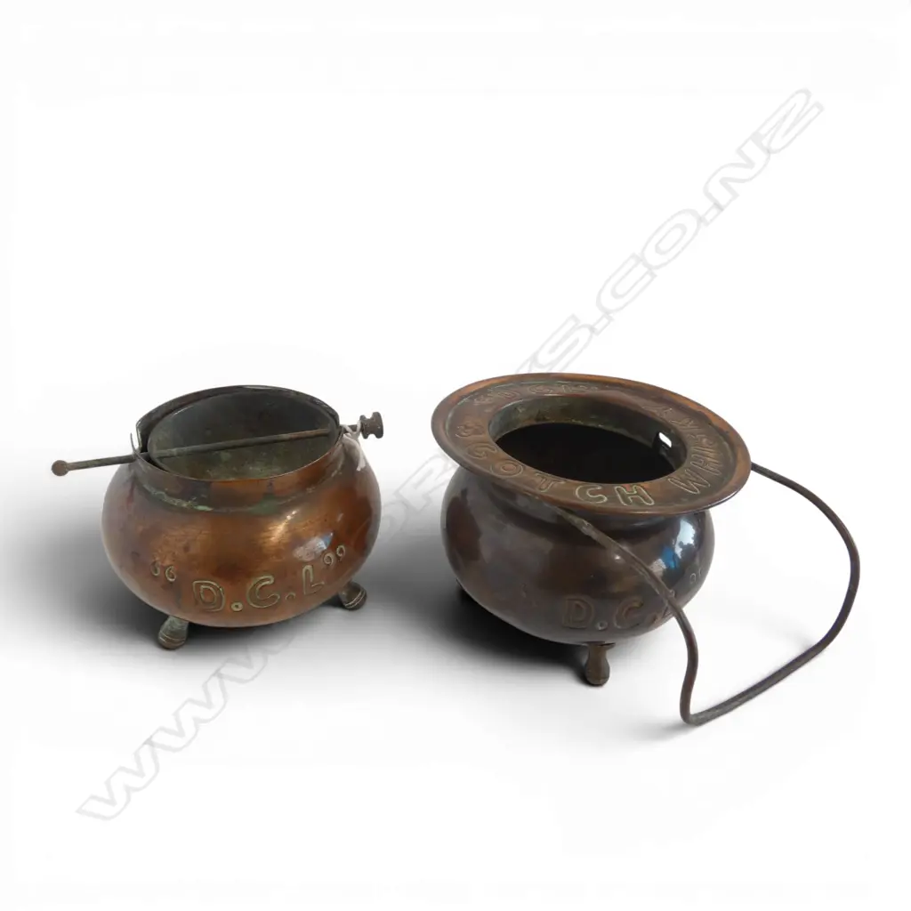 TWO COPPER D.C.L SCOTCH WHISKY CAULDRON ASHTRAYS, D.90MM Image 1++