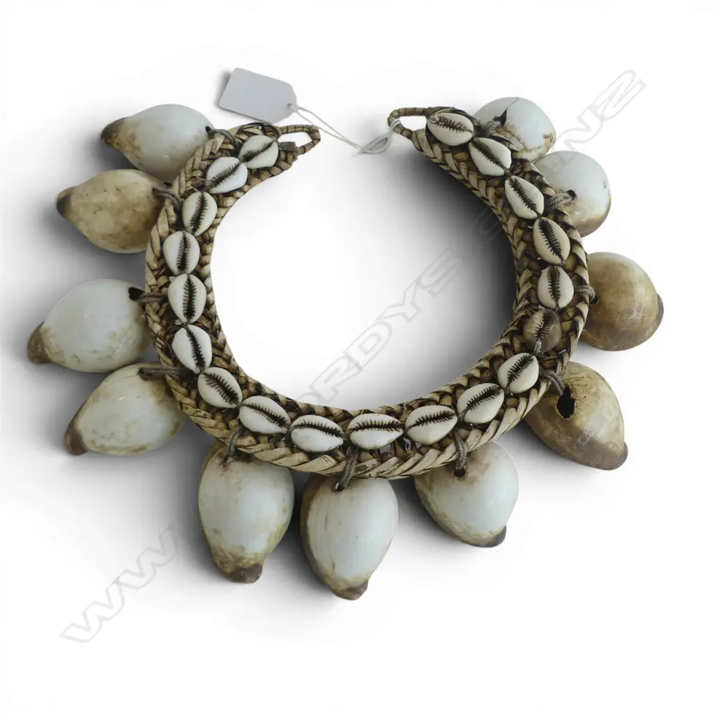 COWRIE SHELL NECK ADORNMENT W.280mm Image 1++