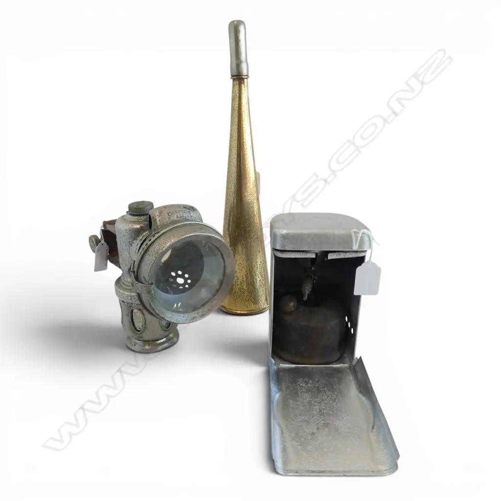 VINTAGE 'CHIEFTAIN' BICYCLE LAMP, PRIMUS SWEDEN CAMP STOVE & BRASS HORN L.345mm Image 1++