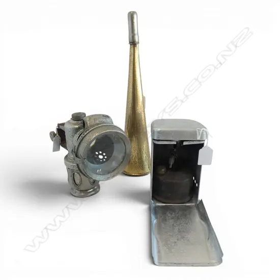 VINTAGE 'CHIEFTAIN' BICYCLE LAMP, PRIMUS SWEDEN CAMP STOVE & BRASS HORN L.345mm