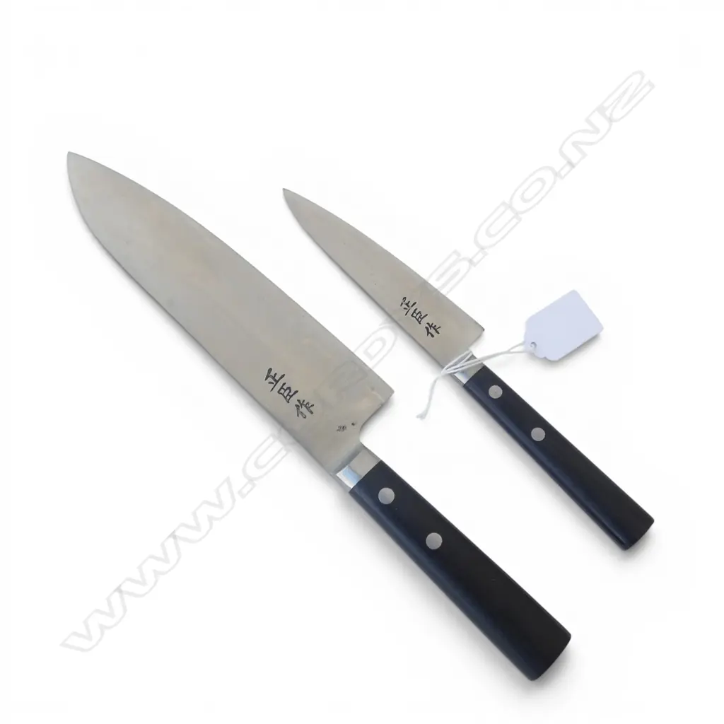 2 JAPANESE CHEF KNIVES; L.325, 230mm Image 1++