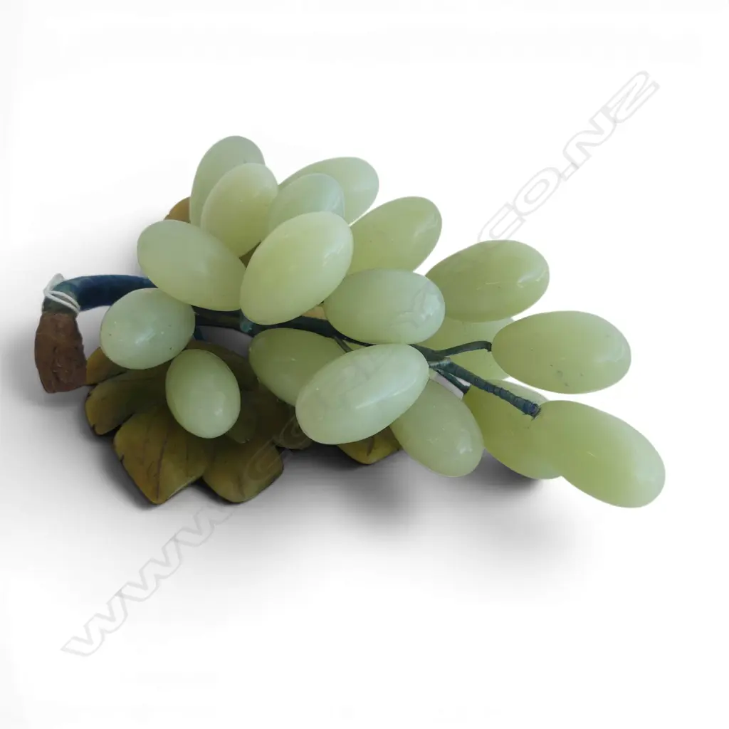 VINTAGE CHINESE JADE GRAPES, L.175MM Image 1++