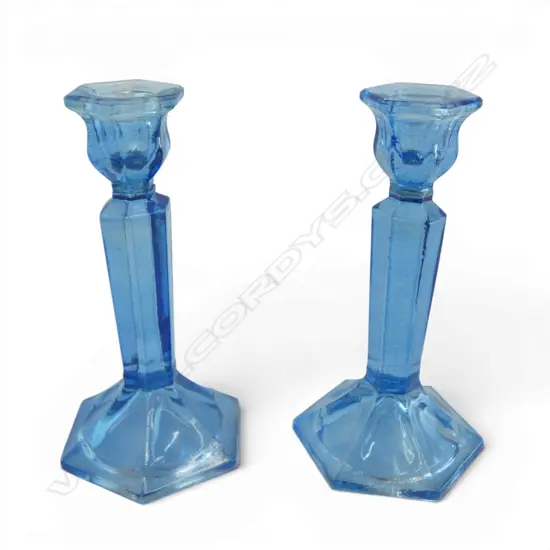PAIR BLUE DEPRESSION GLASS CANDLESTICKS, H.170MM