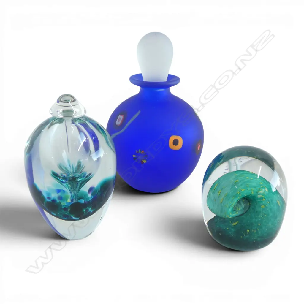 3PCS NZ STUDIO GLASS STOPPERED BOTTLE BY VIZ H160MM PAPER WEIGHT BY LYNDON OVER H80MM &STOPPERED BOTTLE BY M HOOK  H115M Image 1++
