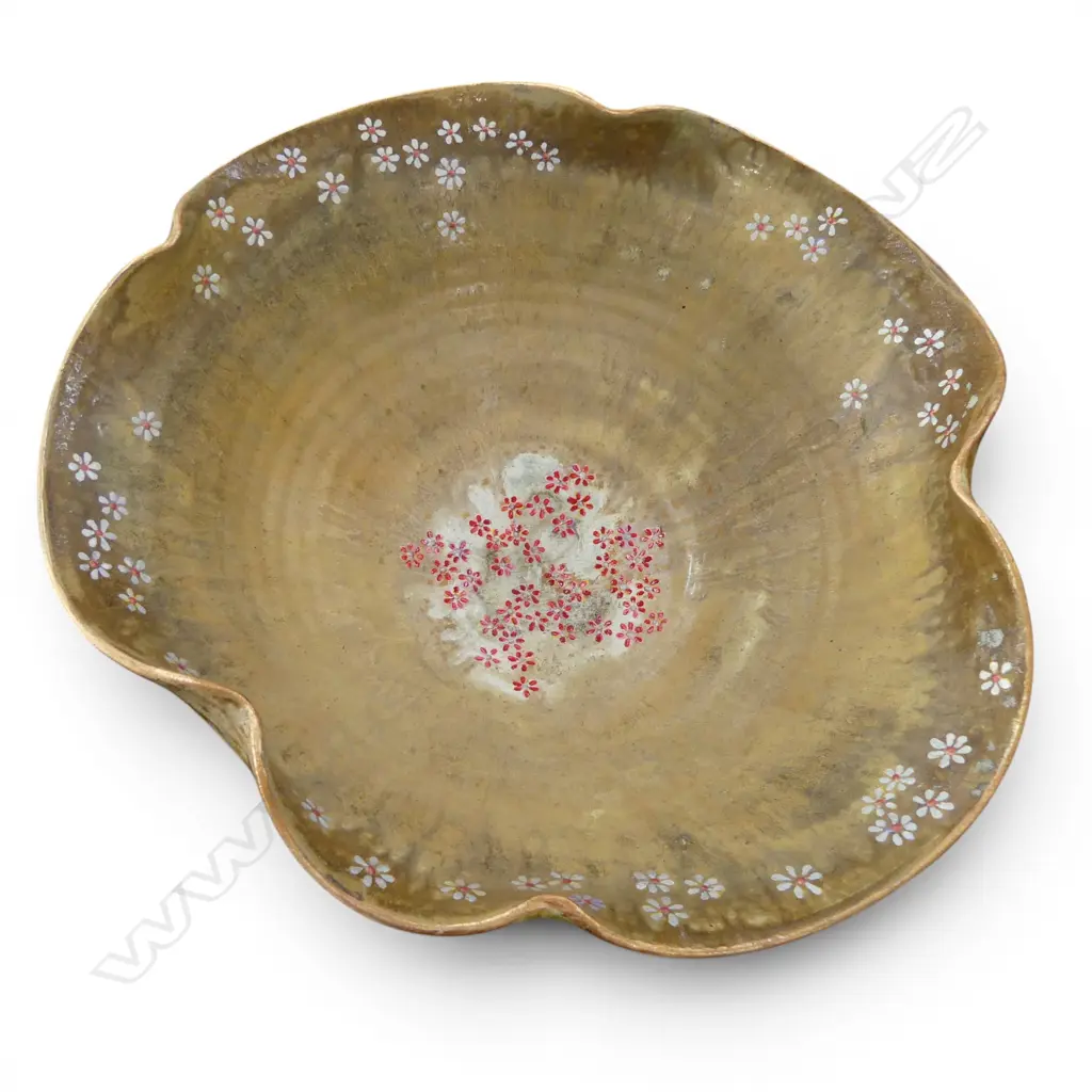 KEUM SUN LEE SCALLOPED FLOOR POT on PEDESTAL FOOT, H.240 x 420MM Image 1++