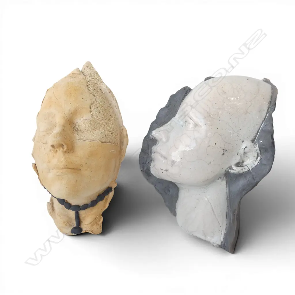 2 POTTERY WALL MASKS H.70mm Image 1++