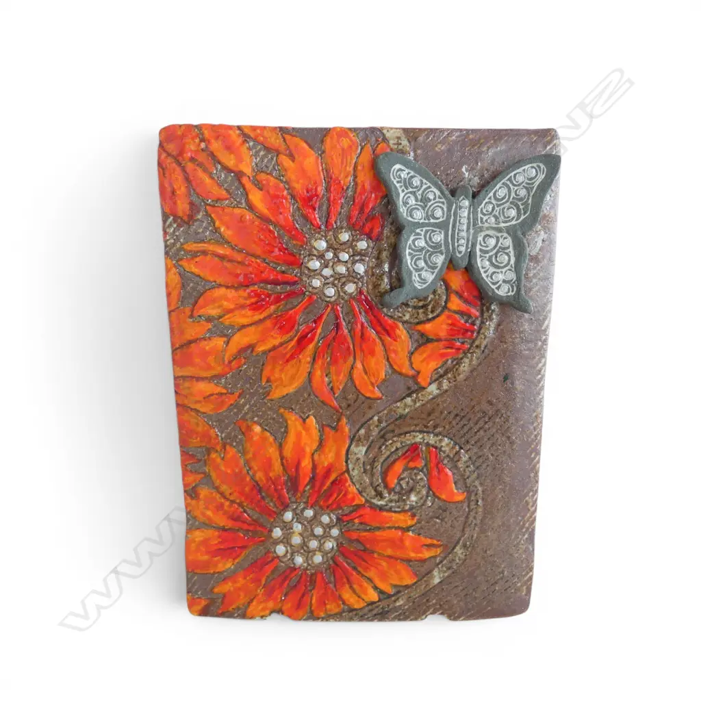 KEUM SUN LEE TERRACOTTA BLOCK w APPLIED BUTTERFLY, H.160mm Image 1++